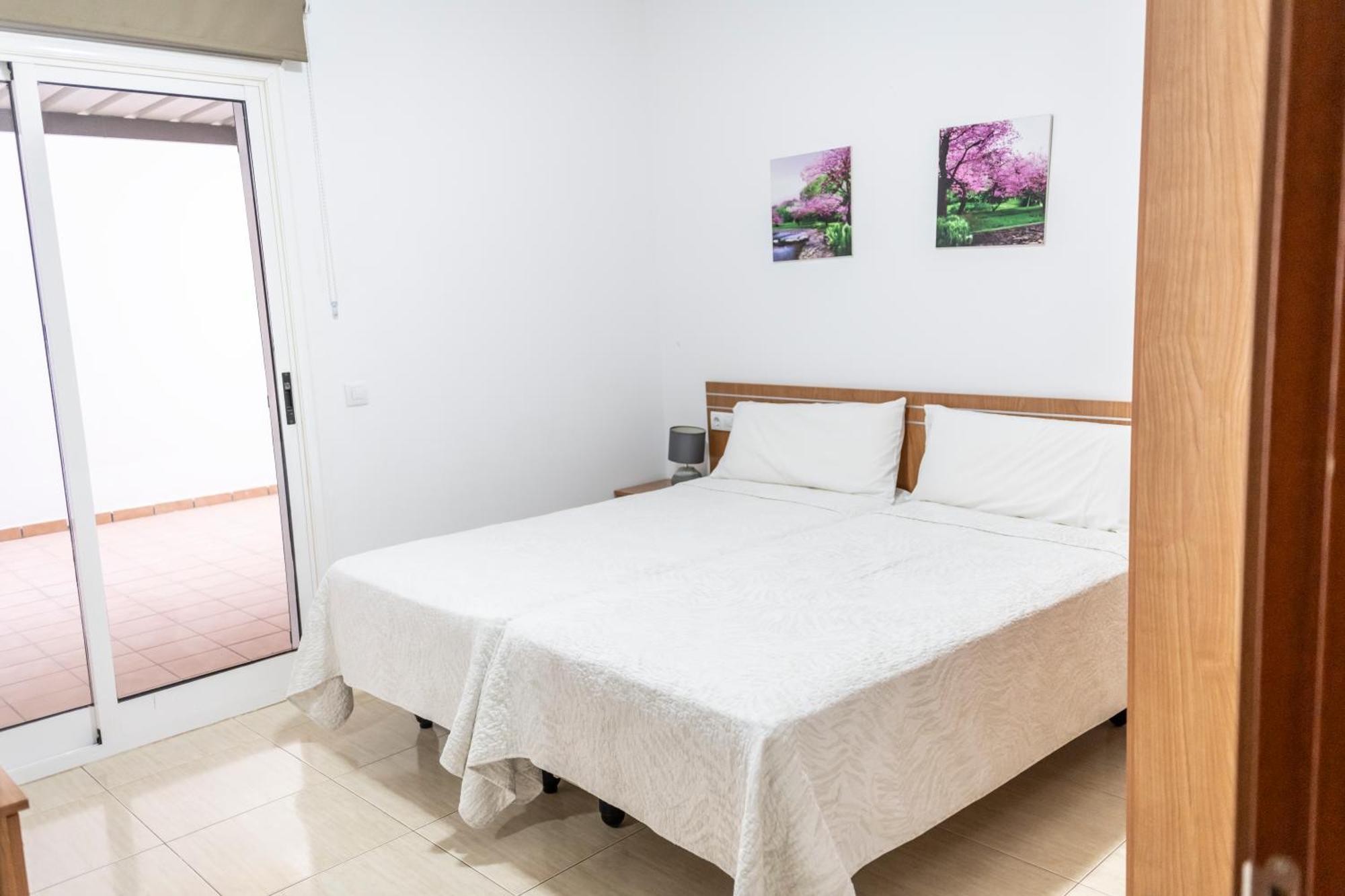 Yesenia Vv Airport Apartment El Matorral Екстериор снимка
