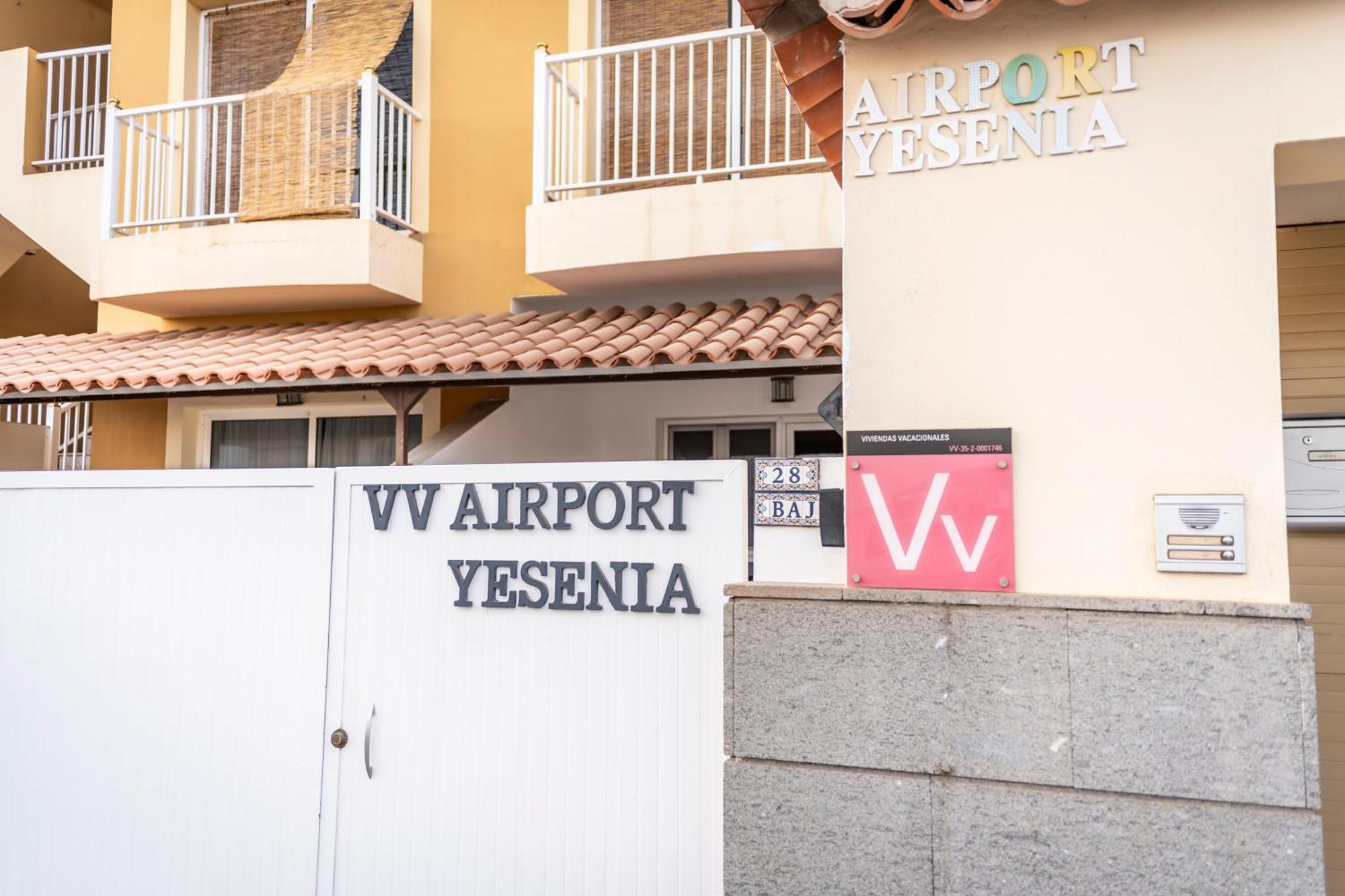Yesenia Vv Airport Apartment El Matorral Екстериор снимка